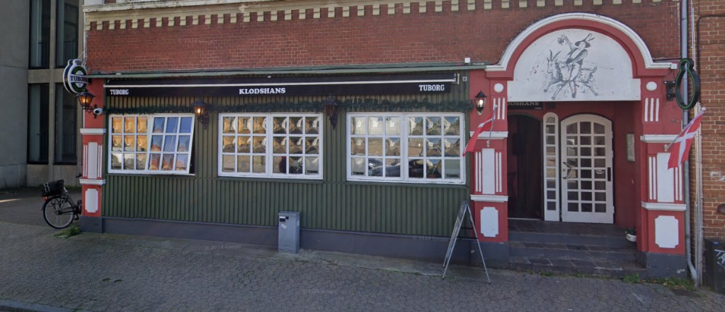 Facaden på Klods Hans Fredericia — hyggeligt lokalt værthus